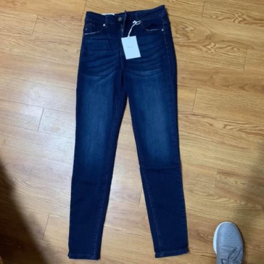 Dark wash high-rise jeans